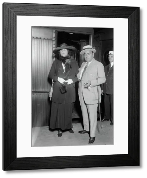 Framed Print : Enrico Caruso, between c1915 and c1920. Creator: Bain News Service Framed Print : Enrico Caruso, between c1915 and c1920. Creator: Bain News Service
