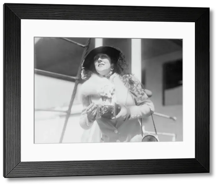 Framed Print : Petrova, between c1915 and c1920. Creator: Bain News Service Framed Print : Petrova, between c1915 and c1920. Creator: Bain News Service