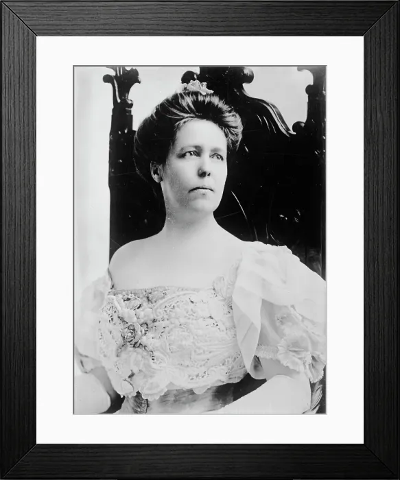 Framed Print : Mrs. T.H. Carter, between c1915 and c1920. Creator: Bain News Service Framed Print : Mrs. T.H. Carter, between c1915 and c1920. Creator: Bain News Service