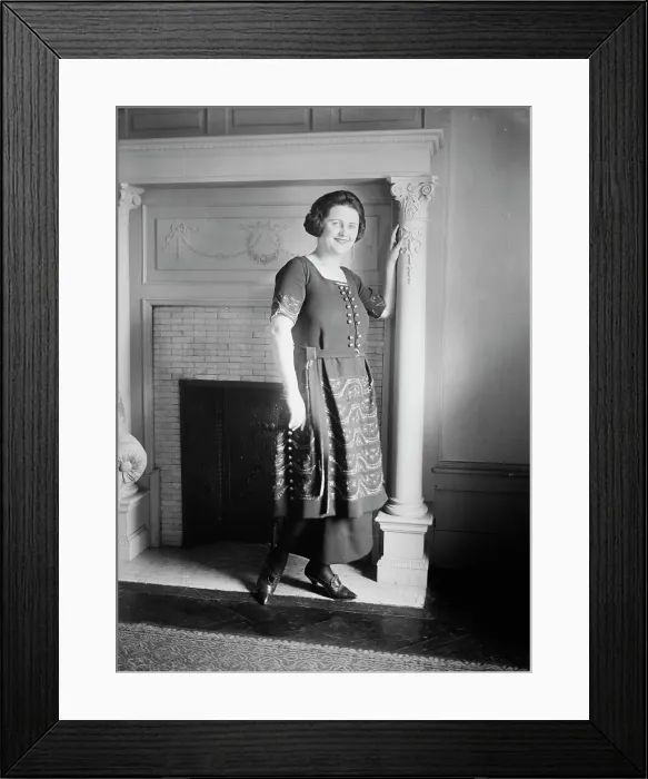 Framed Print : Margaret Young, between c1915 and c1920. Creator: Bain News Service Framed Print : Margaret Young, between c1915 and c1920. Creator: Bain News Service