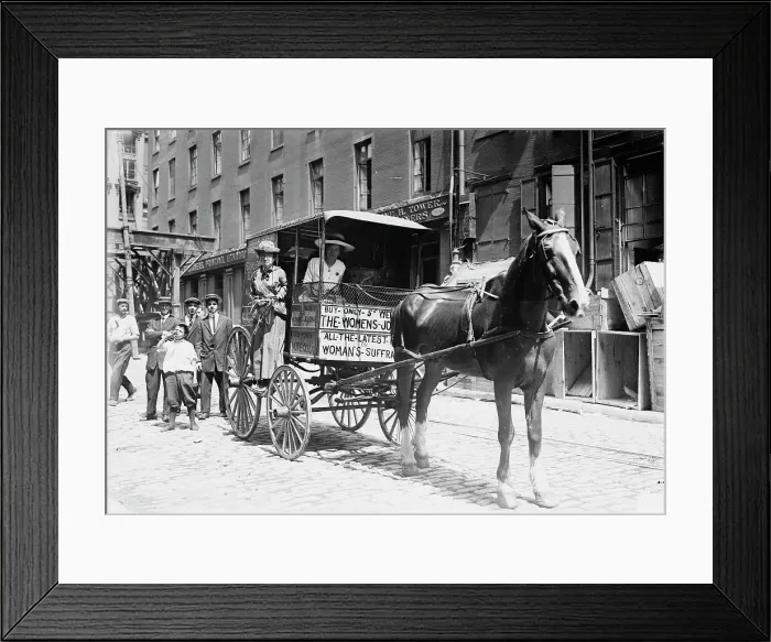 Framed Print : Suffragettes, between c1910 and c1915. Creator: Bain News Service Framed Print : Suffragettes, between c1910 and c1915. Creator: Bain News Service