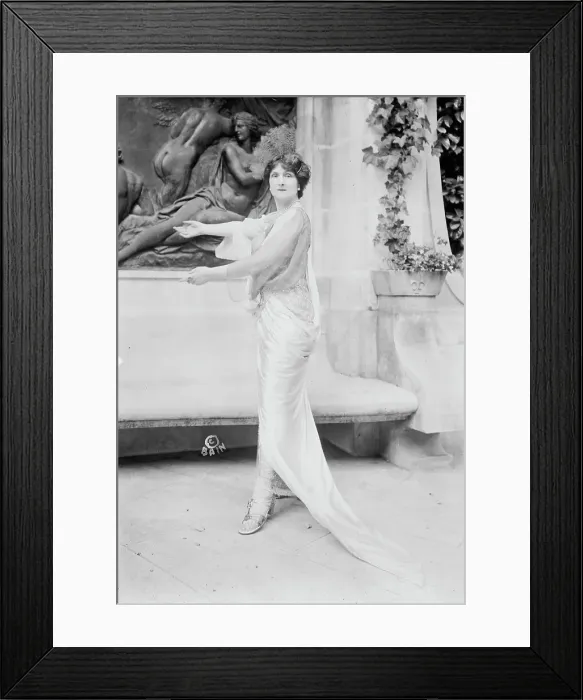 Framed Print : Baroness de Guestre, 1913. Creator: Bain News Service Framed Print : Baroness de Guestre, 1913. Creator: Bain News Service