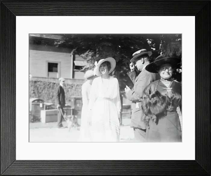 Framed Print : Miss Margaret Andrews, between c1910 and c1915. Creator: Bain News Service Framed Print : Miss Margaret Andrews, between c1910 and c1915. Creator: Bain News Service