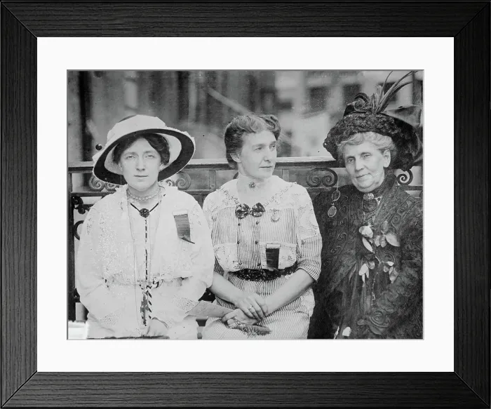Framed Print : Mrs. H.H. Lund, Mrs. Francolini and Mrs. Slack, between c1910 and c1915. Creator: Bain News Service Framed Print : Mrs. H.H. Lund, Mrs. Francolini and Mrs. Slack, between c1910 and c1915. Creator: Bain News Service