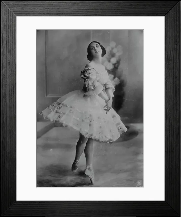 Framed Print : Anna Pawlowa [ballet], between c1910 and c1915. Creator: Bain News Service