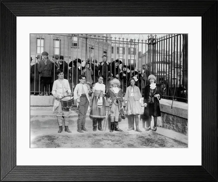 Framed Print : Children's fete, Gaynor Park, 1913. Creator: Bain News Service Framed Print : Children's fete, Gaynor Park, 1913. Creator: Bain News Service