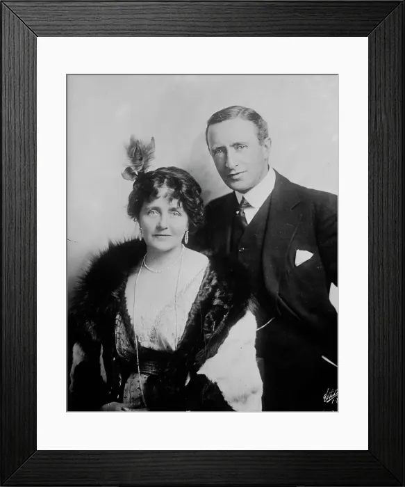 Framed Print : Eva Moore and H.V. Esmond, between c1910 and c1915. Creator: Bain News Service Framed Print : Eva Moore and H.V. Esmond, between c1910 and c1915. Creator: Bain News Service