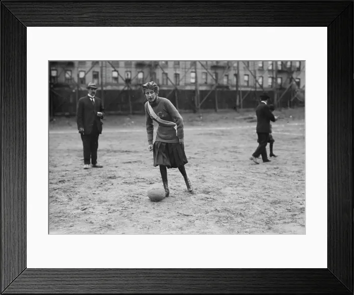 Framed Print : Miss Isabel Tennant, between c1910 and c1915. Creator: Bain News Service Framed Print : Miss Isabel Tennant, between c1910 and c1915. Creator: Bain News Service