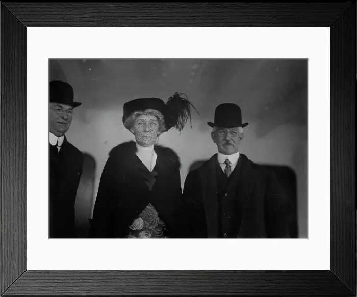 Framed Print : Mr. & Mrs. C. Gorgas, between c1910 and c1915. Creator: Bain News Service Framed Print : Mr. & Mrs. C. Gorgas, between c1910 and c1915. Creator: Bain News Service