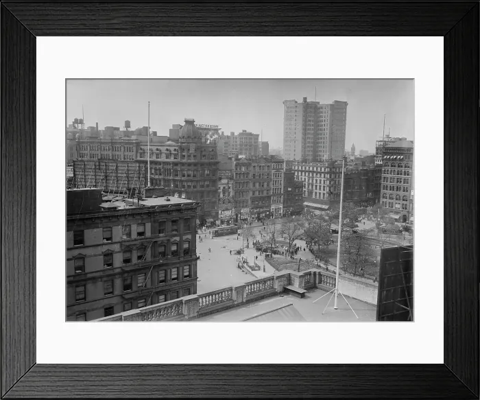 Framed Print : Union Sq. N.Y. between c1910 and c1915. Creator: Bain News Service Framed Print : Union Sq. N.Y. between c1910 and c1915. Creator: Bain News Service