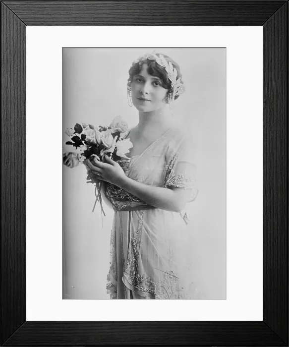 Framed Print : Sari Petrass, between c1910 and c1915. Creator: Bain News Service Framed Print : Sari Petrass, between c1910 and c1915. Creator: Bain News Service