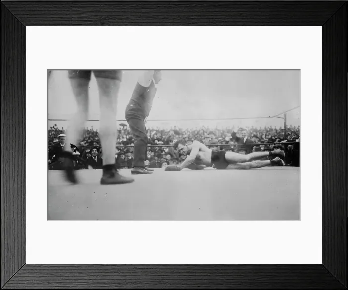 Framed Print : Pelky [i.e. Pelkey] knocked out, 1914. Creator: Bain News Service