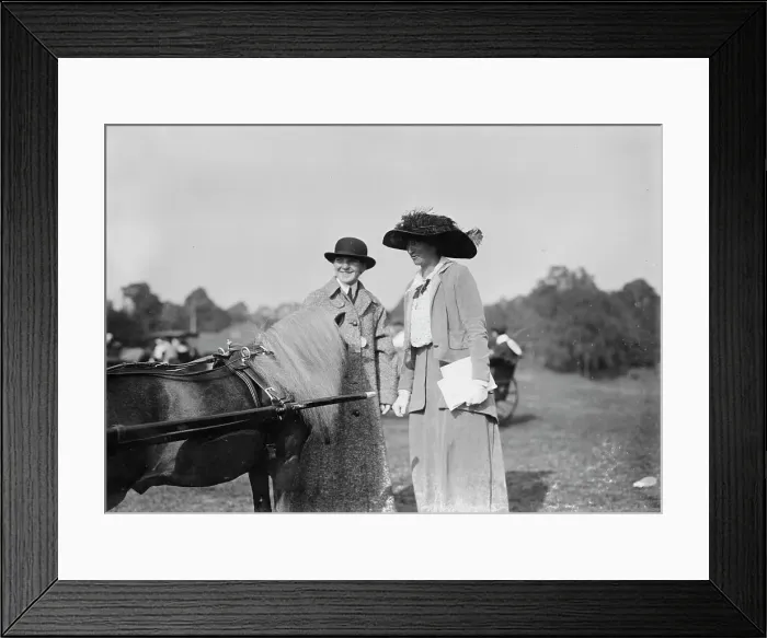 Framed Print : Mrs. Jenks and Miss Dora Voight, between c1910 and c1915. Creator: Bain News Service Framed Print : Mrs. Jenks and Miss Dora Voight, between c1910 and c1915. Creator: Bain News Service