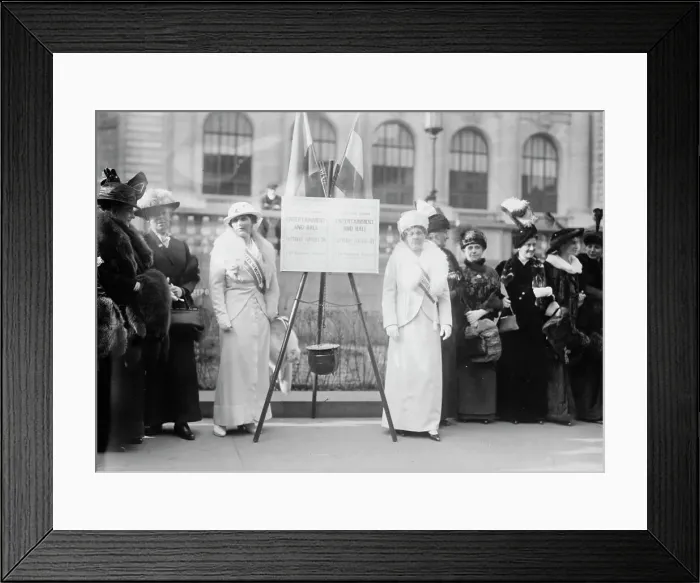 Framed Print : Mrs. Sidney Berg [and] Mrs. Calvin Tompkins, 1914. Creator: Bain News Service