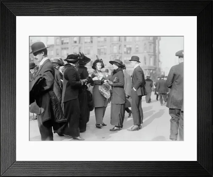 Framed Print : Mrs. Walter Chambers, 1914. Creator: Bain News Service Framed Print : Mrs. Walter Chambers, 1914. Creator: Bain News Service
