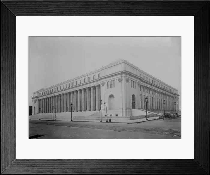 Framed Print : N.Y.'s new Post Office, between c1912 and c1915. Creator: Bain News Service Framed Print : N.Y.'s new Post Office, between c1912 and c1915. Creator: Bain News Service