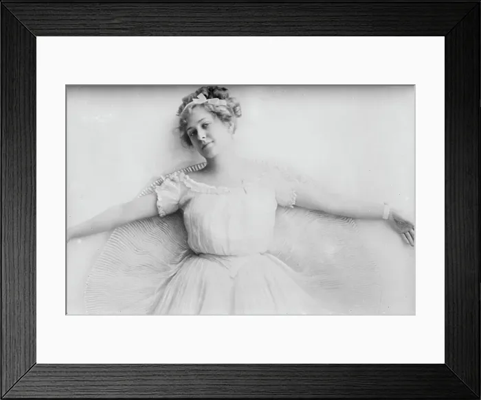 Framed Print : Pauline Chase, between c1910 and c1915. Creator: Bain News Service Framed Print : Pauline Chase, between c1910 and c1915. Creator: Bain News Service