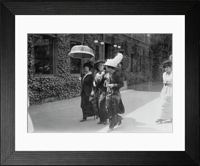 Framed Print : Newport, between c1910 and c1915. Creator: Bain News Service Framed Print : Newport, between c1910 and c1915. Creator: Bain News Service