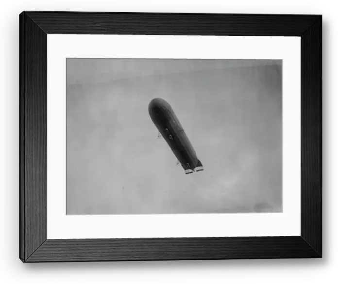 Framed Print : Zeppelin L II [i.e. zeppelin], between c1910 and c1915. Creator: Bain News Service