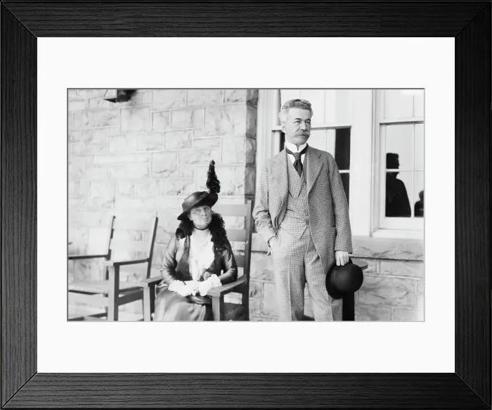 Framed Print : Da Gama & wife, 1914. Creator: Bain News Service Framed Print : Da Gama & wife, 1914. Creator: Bain News Service