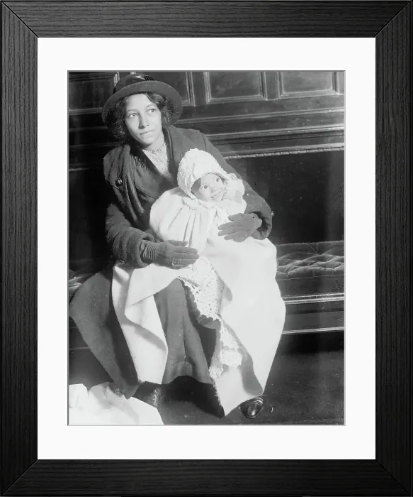 Framed Print : Mrs. L.M. Riley and Emilie, between c1915 and c1920. Creator: Bain News Service Framed Print : Mrs. L.M. Riley and Emilie, between c1915 and c1920. Creator: Bain News Service