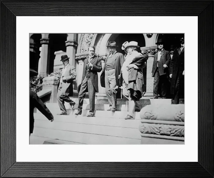 Framed Print : Gov. Hadley [and] T.Roosevelt, between c1910 and c1915. Creators: Bain News Service, George Graham Bain