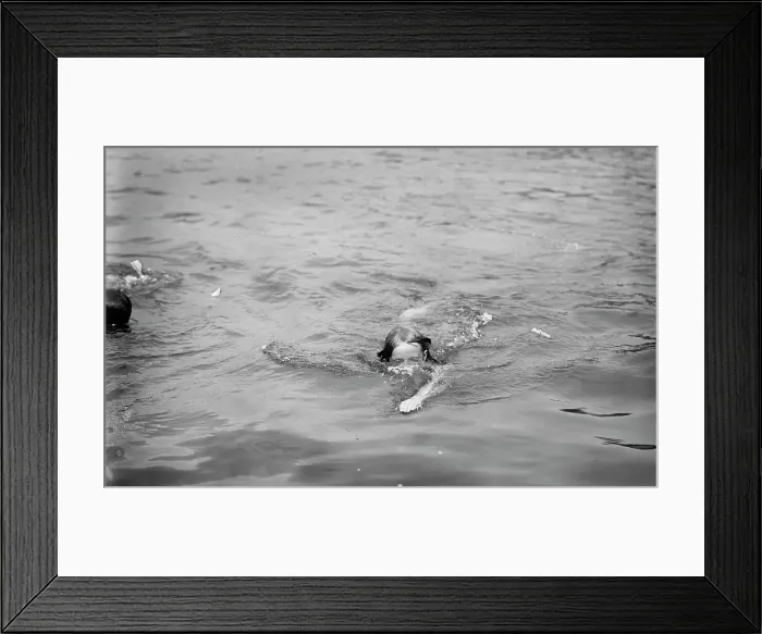 Framed Print : May E. Miller - Trungeon [i.e. Trudgeon] stroke, between c1910 and c1915. Creator: Bain News Service
