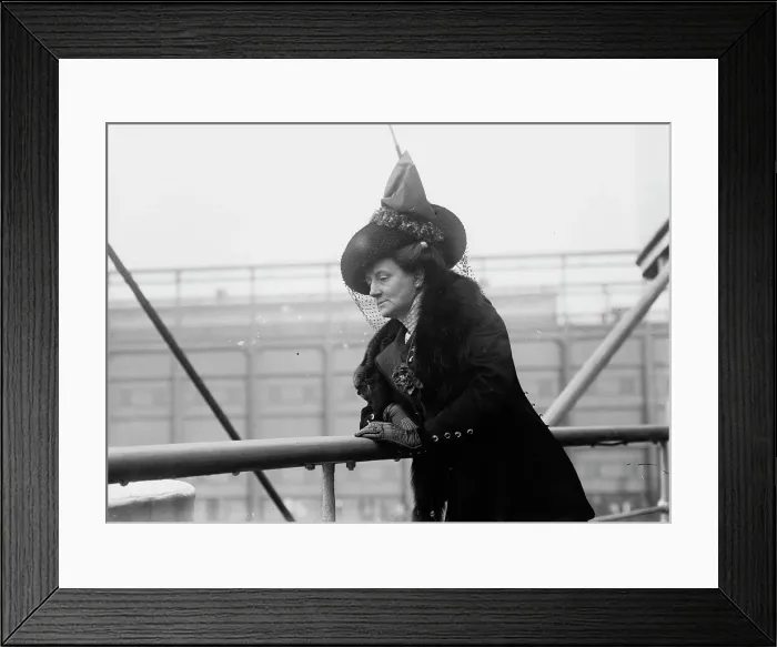 Framed Print : Mrs. Curtis Guild, between c1910 and c1915. Creator: Bain News Service Framed Print : Mrs. Curtis Guild, between c1910 and c1915. Creator: Bain News Service