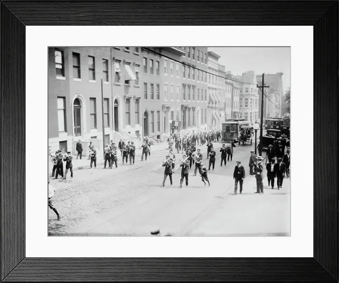 Framed Print : Alabama delegation. arriving in Baltimore, between c1910 and c1915. Creator: Bain News Service Framed Print : Alabama delegation. arriving in Baltimore, between c1910 and c1915. Creator: Bain News Service