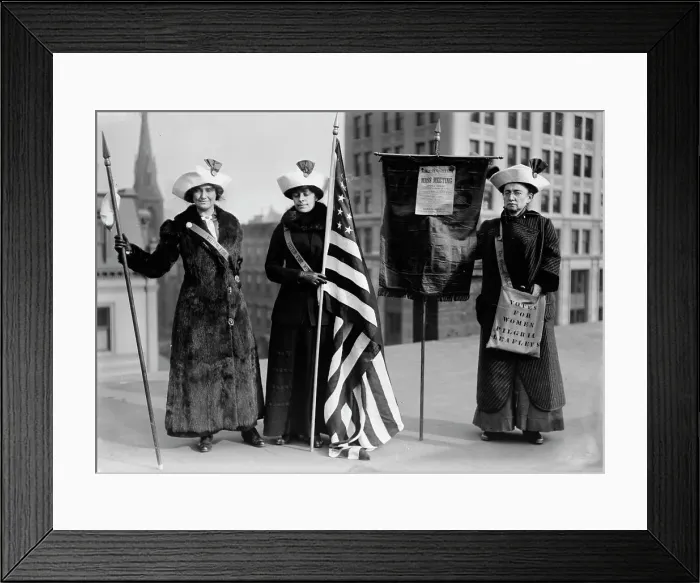 Framed Print : Suffragettes with flag, between c1910 and c1915. Creator: Bain News Service Framed Print : Suffragettes with flag, between c1910 and c1915. Creator: Bain News Service