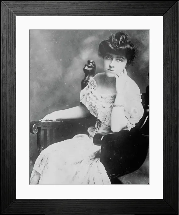 Framed Print : Mrs. B. Tarkington, 3 / 4 seated, between c1910 and c1915. Creator: Bain News Service Framed Print : Mrs. B. Tarkington, 3 / 4 seated, between c1910 and c1915. Creator: Bain News Service