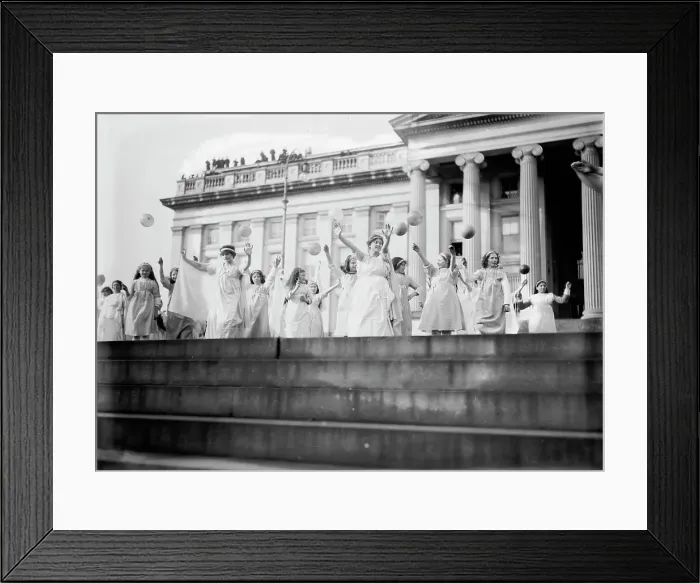 Framed Print : Tableaux, Treasury Wash. D.C. (Suff. Pageant), 1913. Creator: Bain News Service Framed Print : Tableaux, Treasury Wash. D.C. (Suff. Pageant), 1913. Creator: Bain News Service