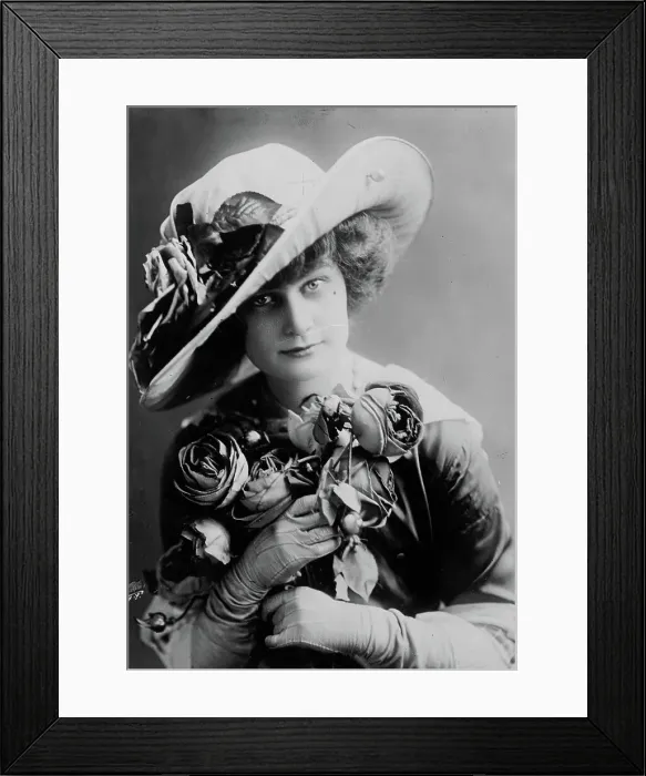 Framed Print : Eleanor Gwynne Miller, between c1910 and c1915. Creator: Bain News Service Framed Print : Eleanor Gwynne Miller, between c1910 and c1915. Creator: Bain News Service