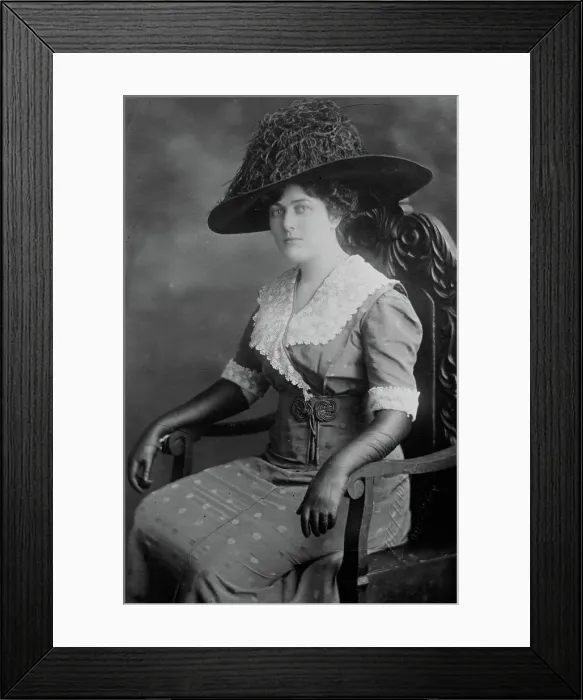 Framed Print : Lena Riddle, between c1910 and c1915. Creator: Bain News Service Framed Print : Lena Riddle, between c1910 and c1915. Creator: Bain News Service