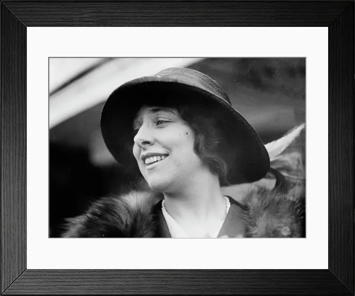 Framed Print : Geraldine Farrar, 1913. Creator: Bain News Service Framed Print : Geraldine Farrar, 1913. Creator: Bain News Service