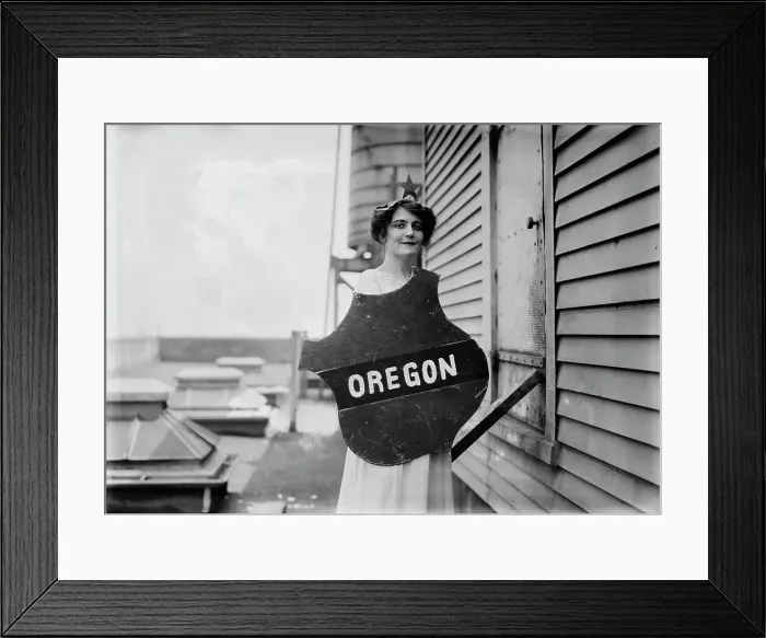 Framed Print : Margaret Howe [Oregon], 1913. Creator: Bain News Service