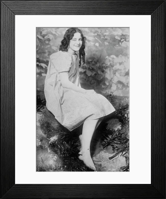 Framed Print : Viola Dana, between c1910 and c1915. Creator: Bain News Service Framed Print : Viola Dana, between c1910 and c1915. Creator: Bain News Service