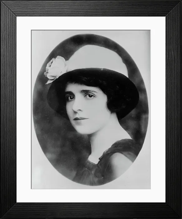 Framed Print : Edna Goodrich, between c1910 and c1915. Creator: Bain News Service Framed Print : Edna Goodrich, between c1910 and c1915. Creator: Bain News Service
