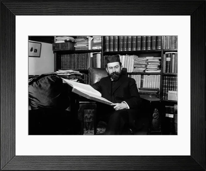 Framed Print : Rabbi Hertz, (1913?). Creators: Bain News Service, George Graham Bain Framed Print : Rabbi Hertz, (1913?). Creators: Bain News Service, George Graham Bain