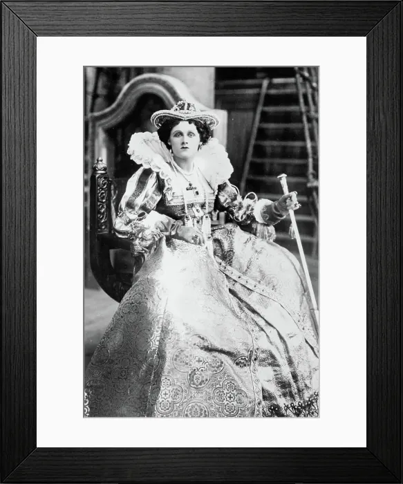 Framed Print : Miss Phyllis Neilson-Terry, between c1910 and c1915. Creator: Bain News Service Framed Print : Miss Phyllis Neilson-Terry, between c1910 and c1915. Creator: Bain News Service