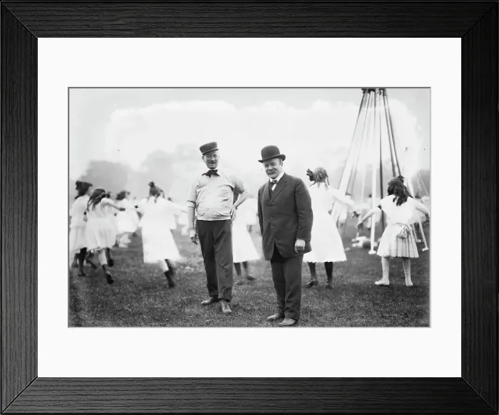 Framed Print : Keeper Snyder [and] Comm. Stover, between c1910 and c1915. Creator: Bain News Service