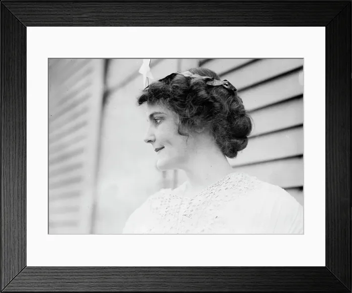 Framed Print : Mrs. Margaret Howe, 1913. Creator: Bain News Service Framed Print : Mrs. Margaret Howe, 1913. Creator: Bain News Service