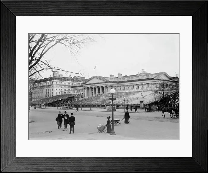 Framed Print : Stand in front of Treasury Bldg. 1913. Creator: Bain News Service Framed Print : Stand in front of Treasury Bldg. 1913. Creator: Bain News Service