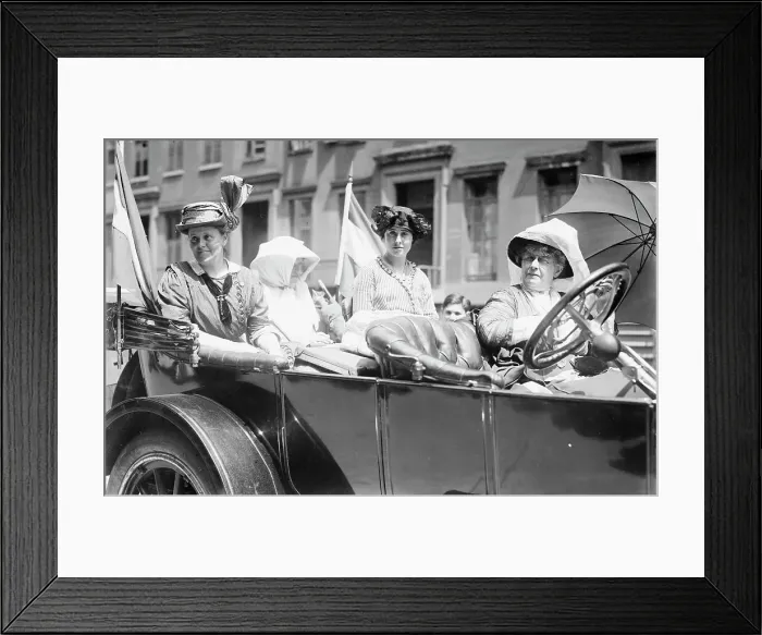 Framed Print : Mrs. Sus. Fitzgerald, Emma Bugby, Maggie Murphy, Mrs. H.S. Blatch, 1913. Creator: Bain News Service Framed Print : Mrs. Sus. Fitzgerald, Emma Bugby, Maggie Murphy, Mrs. H.S. Blatch, 1913. Creator: Bain News Service