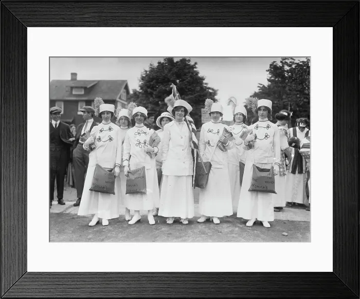 Framed Print : Suffrage news girls - Liz Freeman, between c1910 and c1915. Creator: Bain News Service Framed Print : Suffrage news girls - Liz Freeman, between c1910 and c1915. Creator: Bain News Service