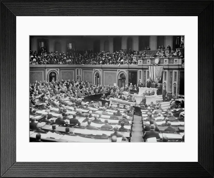 Framed Print : House of Reps. in Session, between c1910 and c1915. Creator: Bain News Service Framed Print : House of Reps. in Session, between c1910 and c1915. Creator: Bain News Service