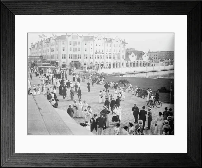 Framed Print : Asbury Park, between c1910 and c1915. Creator: Bain News Service Framed Print : Asbury Park, between c1910 and c1915. Creator: Bain News Service
