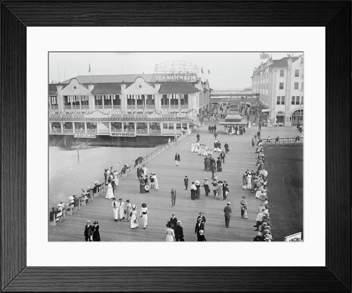 Framed Print : Asbury Park, between c1910 and c1915. Creator: Bain News Service Framed Print : Asbury Park, between c1910 and c1915. Creator: Bain News Service