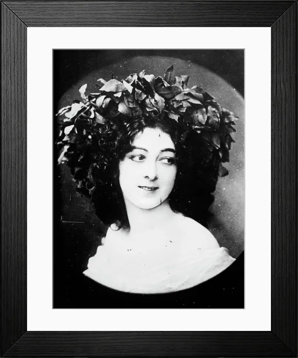 Framed Print : Saharet, between c1910 and c1915. Creator: Bain News Service Framed Print : Saharet, between c1910 and c1915. Creator: Bain News Service