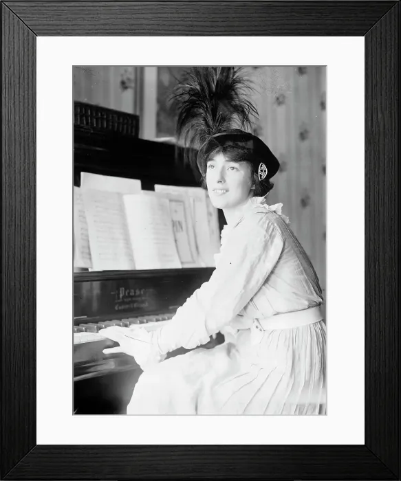 Framed Print : Evelyn Thaw, 1913. Creator: Bain News Service Framed Print : Evelyn Thaw, 1913. Creator: Bain News Service